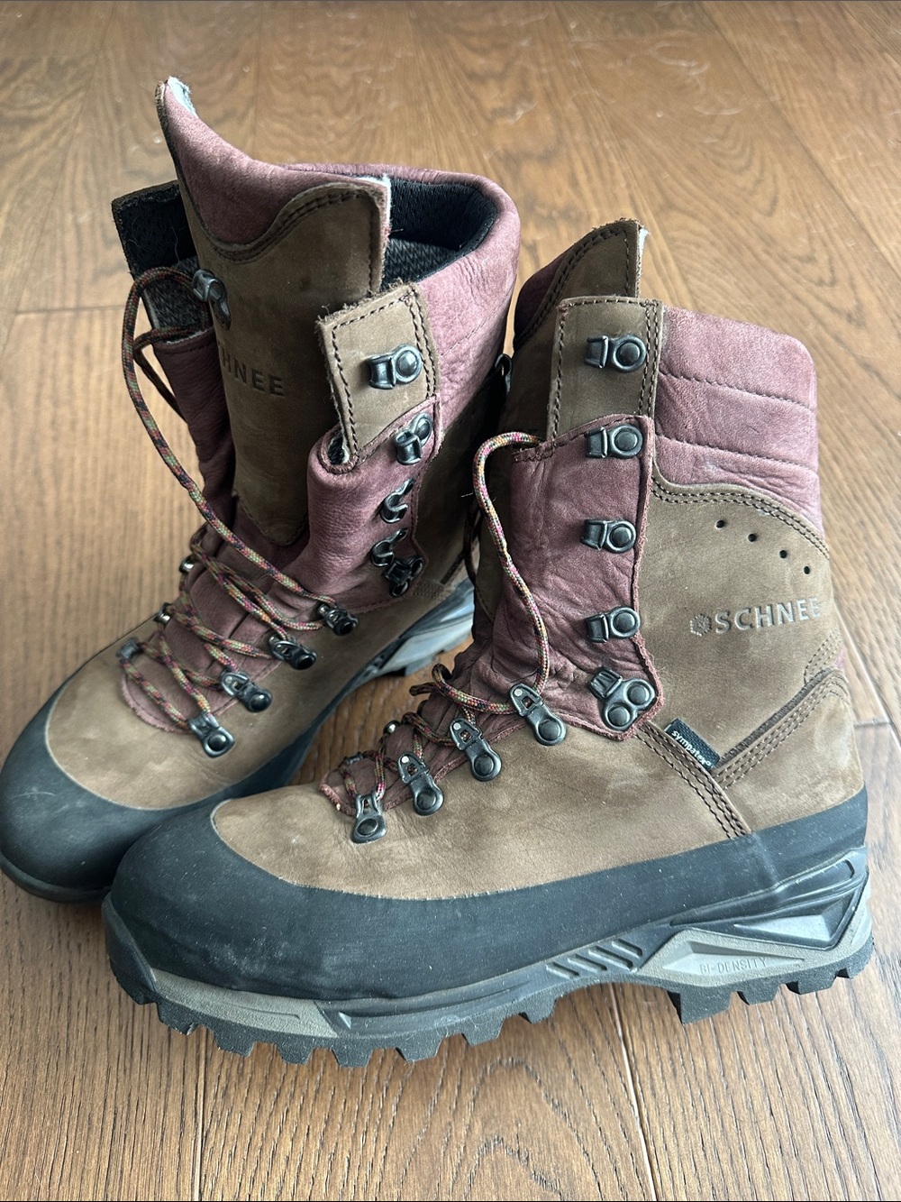 Schnee’s Beartooth Boots
